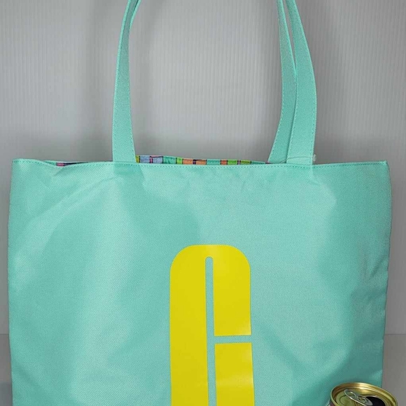 FREE WITH PURCHASE.Clinique bag - Picture 3 of 5
